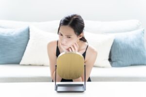 表情筋によるたるみ