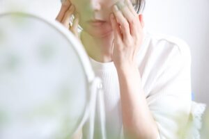 たるみに悩む女性