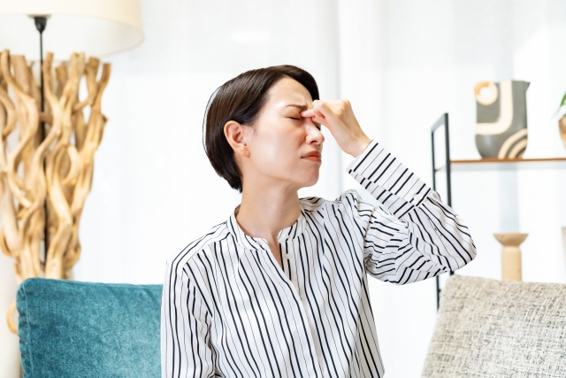 偏頭痛の女性